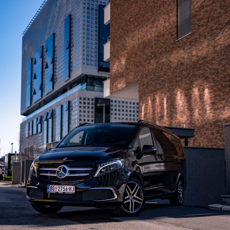 Mercedes-Benz-V300d 4 matik (4x4) Extralang 1