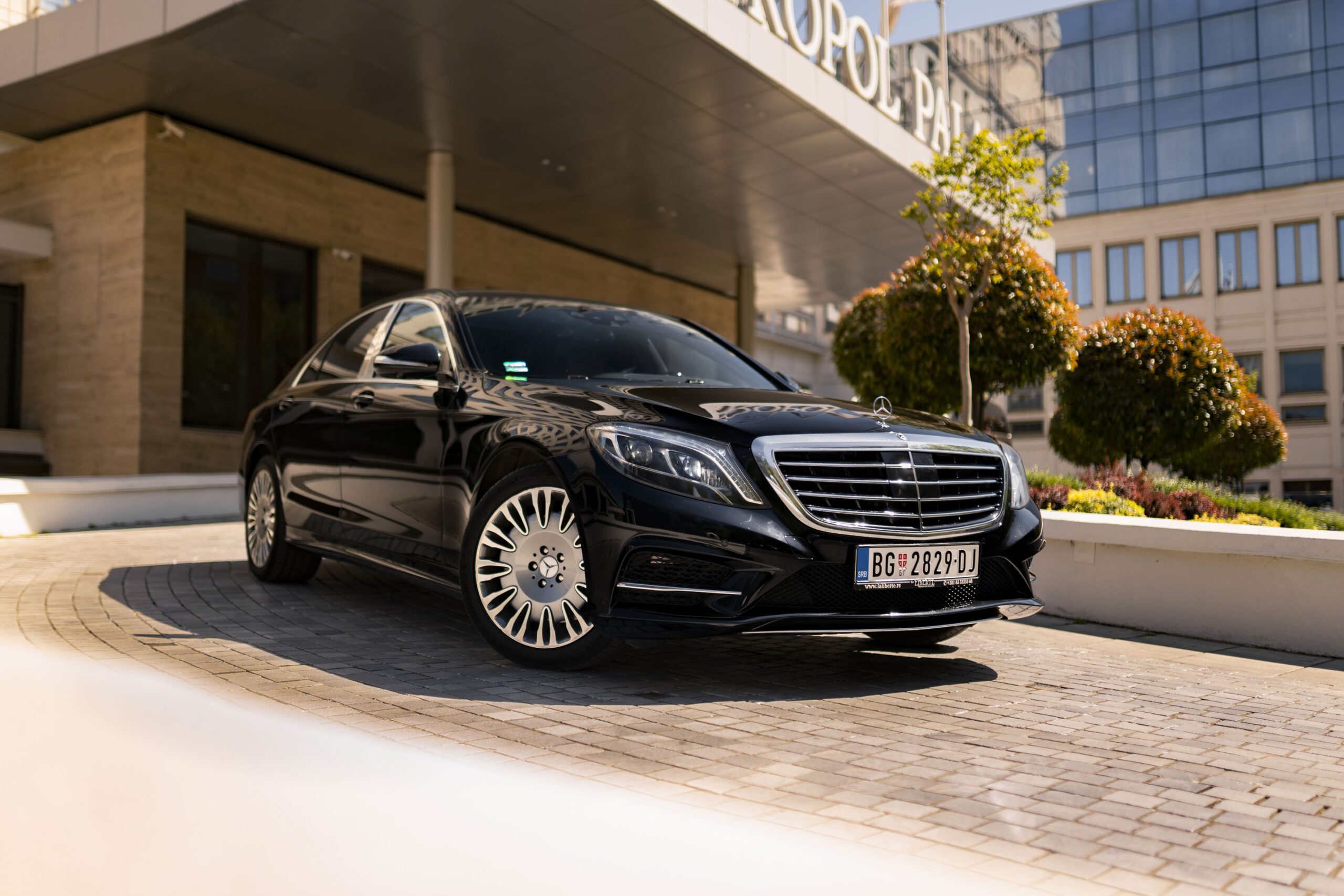 rent a car Mercedes Benz S class 73