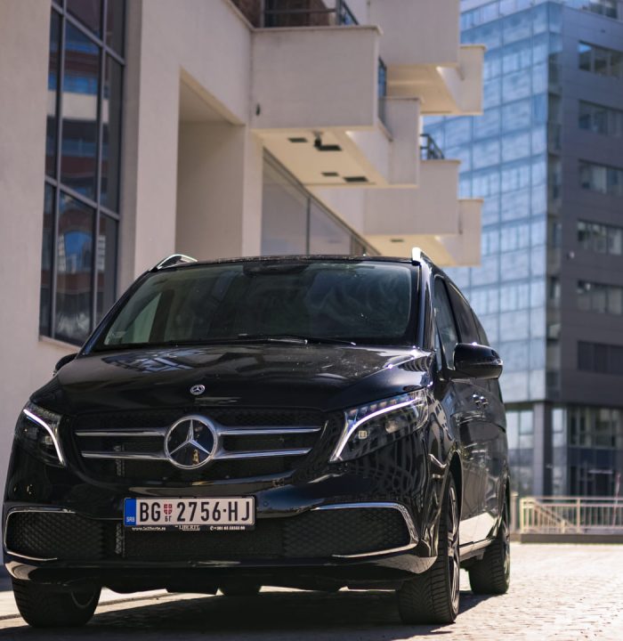 La Liberte najam luksuznih automobila kombi vozilo (1)