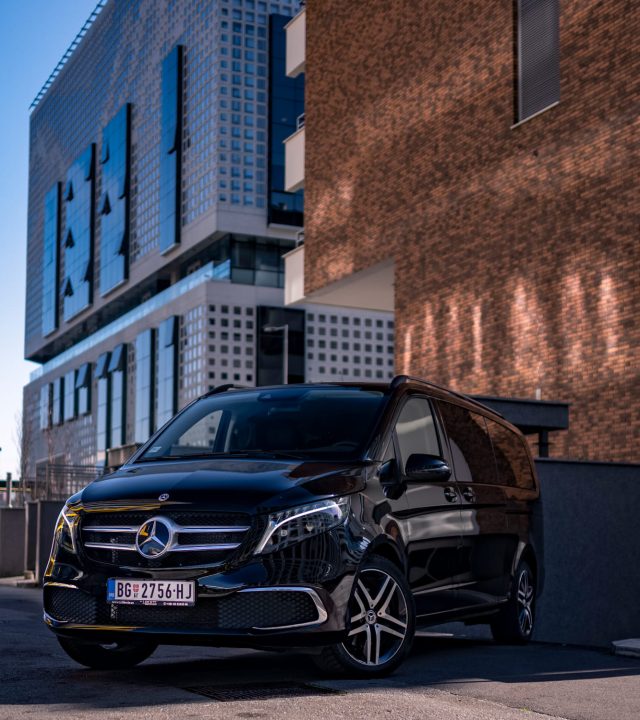 Mercedes-Benz-V300d 4 matik (4x4) Extralang 1